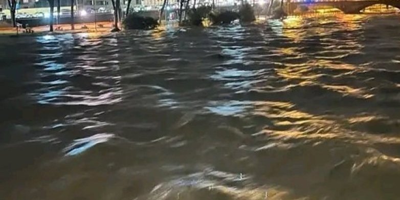 Apokaliptični snimci: Bujica odnela most - Stravično nevreme pogodilo Crnu Goru (VIDEO)