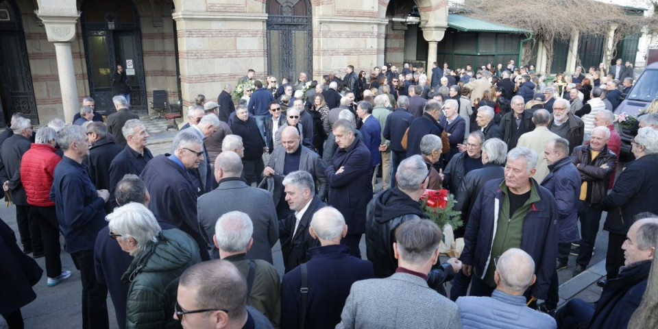 Velikani ispratili Praju! Poznati sportisti na sahrani Dražena Dalipagića, tu su i slavni muzičari (FOTO GALERIJA)