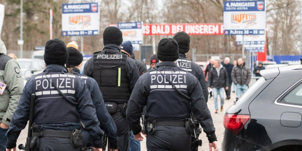 S Nemcima nema šale! Policija strpala u zatvor francuske huligane (FOTO)