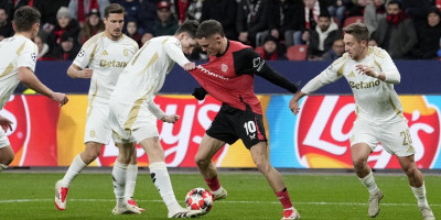 Nemački fudbaler Florijan Virc (22) narednog leta preći će iz Bajer Leverkuzena u Bajern iz Minhena, u poslu vrednom čak 250.000.000 evra, tvrde nemački mediji!