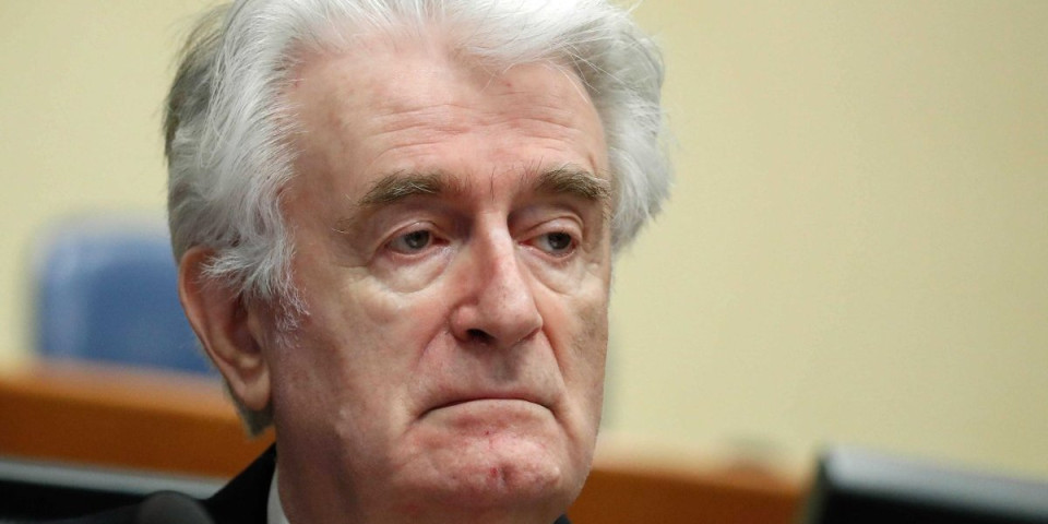 Radovan Karadžić u teškom stanju! Dezorjentisan, usporeno govori! Kratko se javio porodici