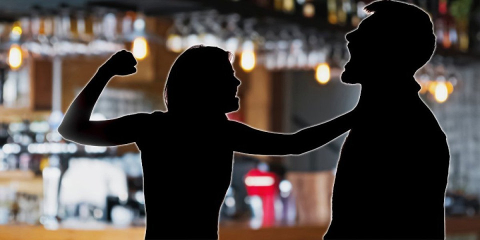 Dva žestoka uboda pravo pored srca: Devojka (29) izbola partnera (56)