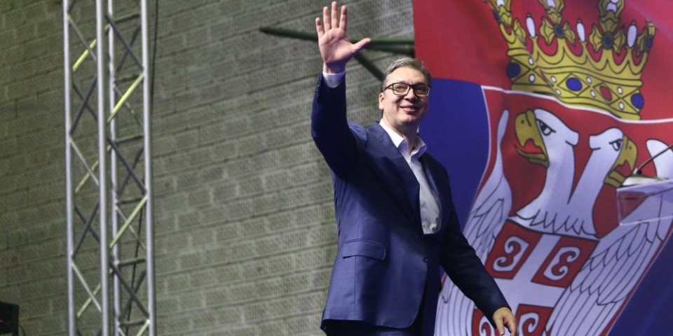 "Ne damo vam Srbiju da je ponovo pljačkate!" Vučić poslao poruku strancima: Nema kompromisa po pitanju državno-pravnog statusa (VIDEO)