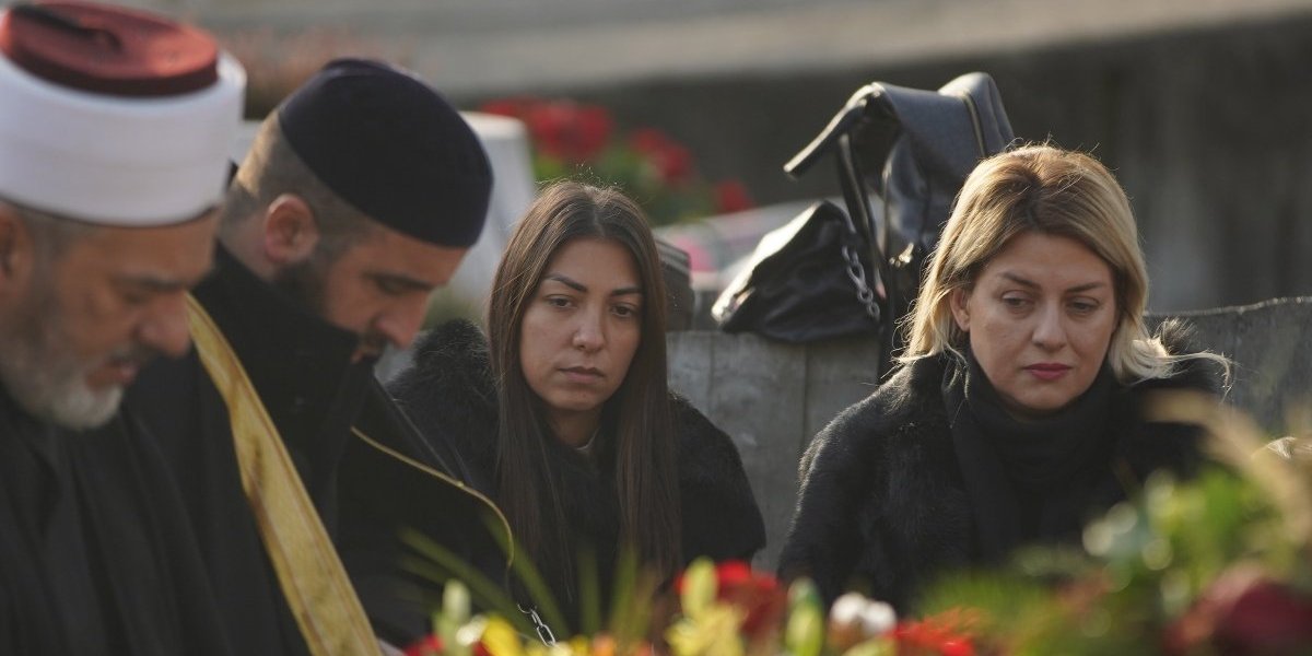 Devojka Džeja Ramadanovskog u suzama: "Ostale su rane, odem na groblje pa pričam sa njim"