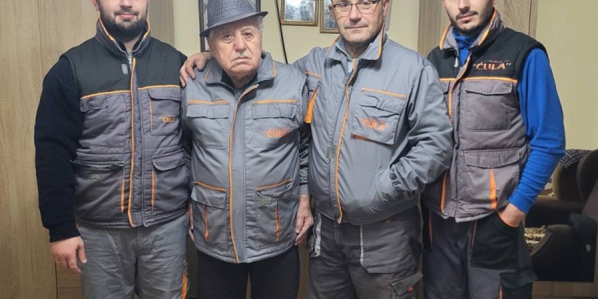 Tri generacije kamenorezaca Živkovića: Deda Pera, otac Dragan i Miljan i Stefan