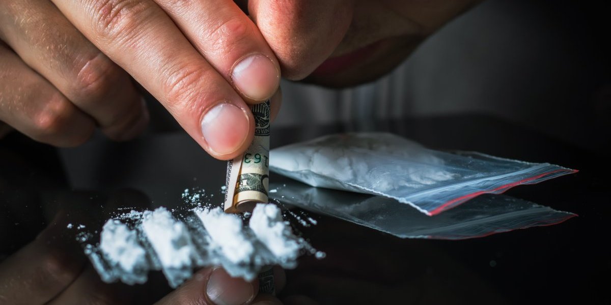 U koferu samo garderoba koja ima neobičnu boju! Ovako se švercuje kokain iz Južne Amerike u Srbiju!