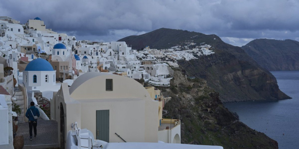 Situacija je alarmantna! Ne prestaju zemljotresi na Santoriniju! (FOTO)