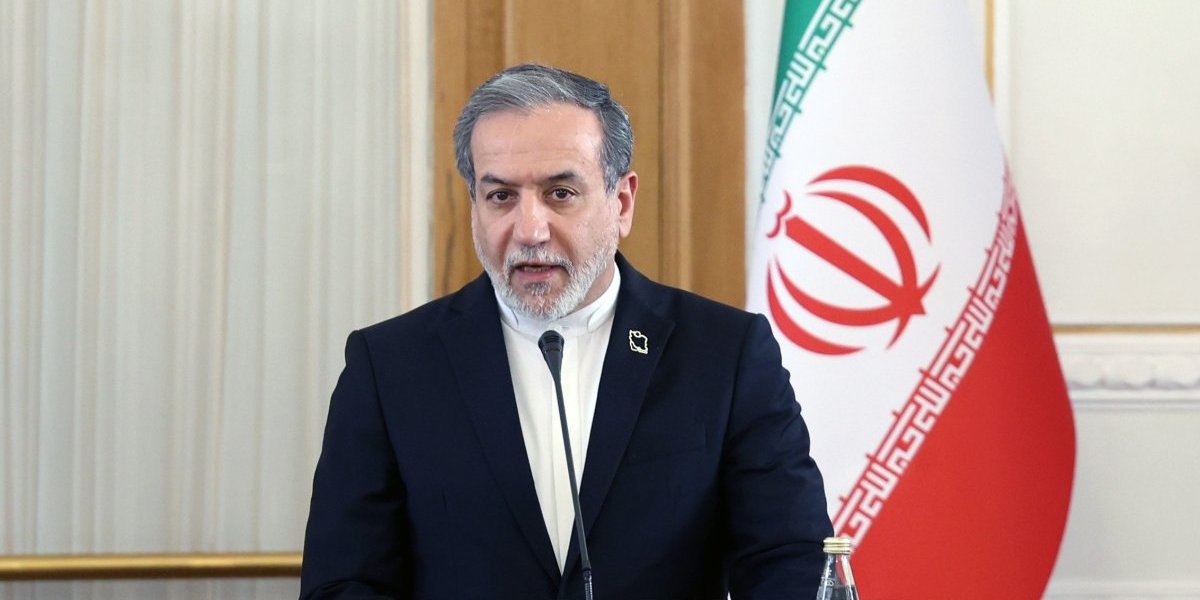 Ako Izrael napadne nuklearne objekte Irana, Teheran će SAD smatrati saučesnikom: Aragči nikad brutalnije upozorio Vašington