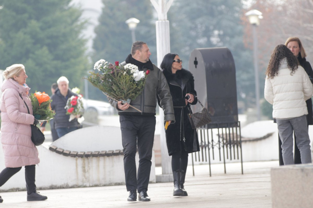 Maja i Taki na sahrani Matorine majke! Prvo njegovo pojavljivanje nakon operacije srca!