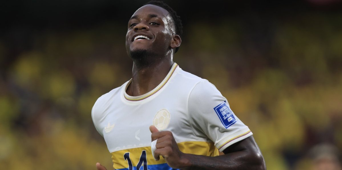 Neviđena bahatost! Poznati fudbaler svaki dan na trening ide privatnim avionom!