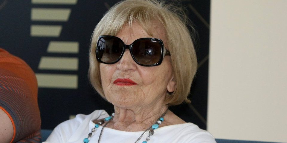 Zbog raka mu odstranili jezik, izdržavala ga Mira Banjac: Našeg slavnog pesnika život je gazio, preminuo je u bašti