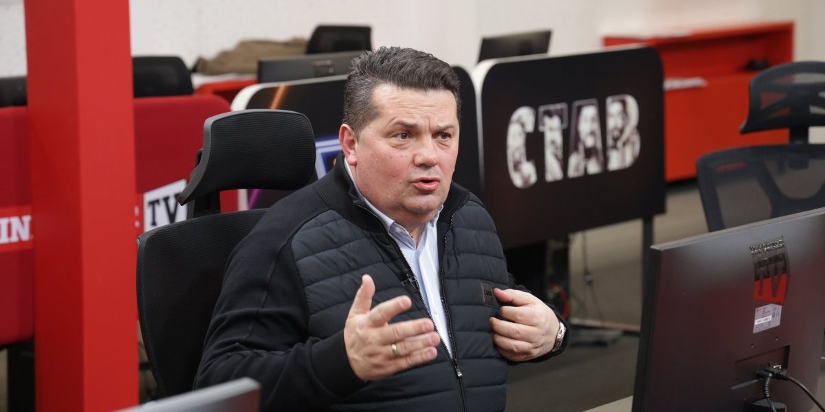 "Paradoksalno je da se pljuvači patrijarha mole bogu da Vučić ne preživi!" Stevandić: Većinska Srbija će izdržati i pobediti