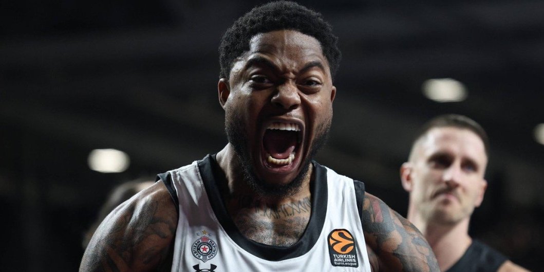 Baaaam! Pokuševski iza leđa, pa zakucavanje Džonsa akcija meseca Evrolige! (VIDEO)