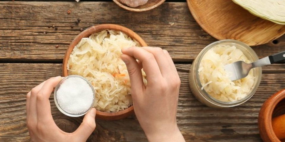 Ko ne sme da jede kiseli kupus? Omiljena zimnica koja može da ugrozi zdravlje