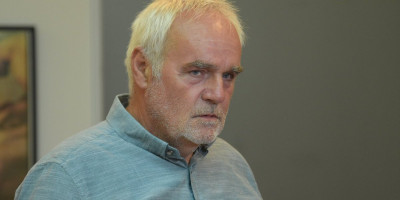 Slobodan Ćustić, jedan od najcenjenijih srpskih glumaca, danas puni 67 godina, a malo ko zna da je pre nego što je zakoračio na scenu, nosio uniformu vatrogasca.