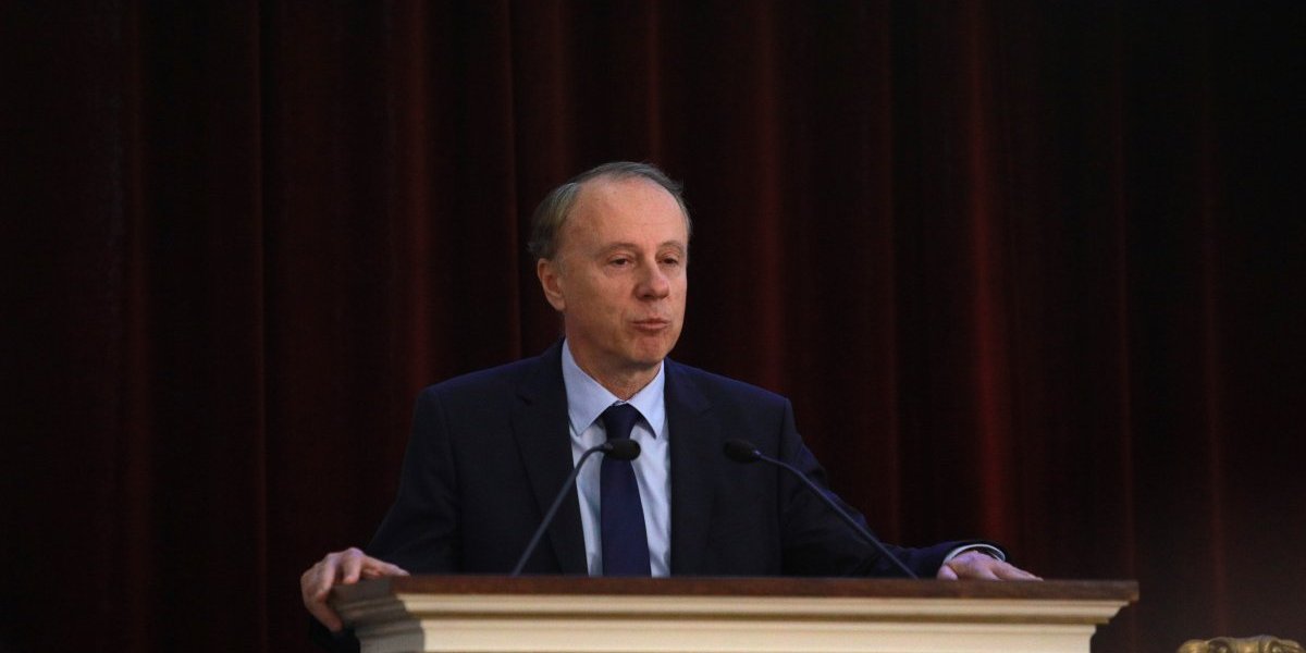 Gde si rektore Đokiću?! Napadaju ti studente koji hoće da uče, a ti se praviš lud