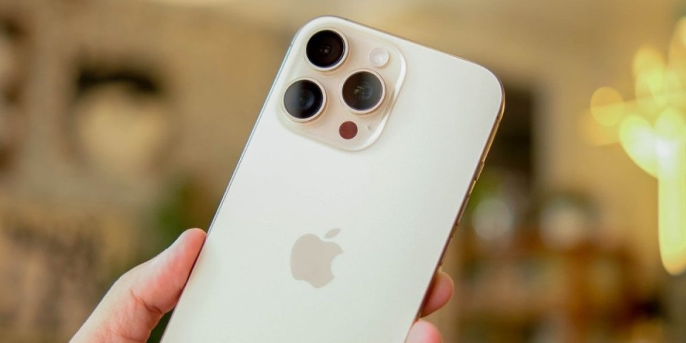 Stiže nova funkcija na Ajfonu: Evo koja aplikacija će vas pratiti uz pomoć ChatGPT-a