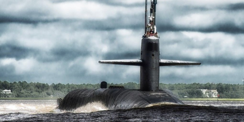 Tramp preti nuklearkama: Šalje dve podmornice ka Rusiji