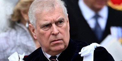 Kralj Čarls iznenadio je Britaniju i svet odlukom da svom mlađem bratu Endruu oduzme sve titule, što je juče zvanično potvrdila Bakingemska palata, a sada su isplivali novi detalji.