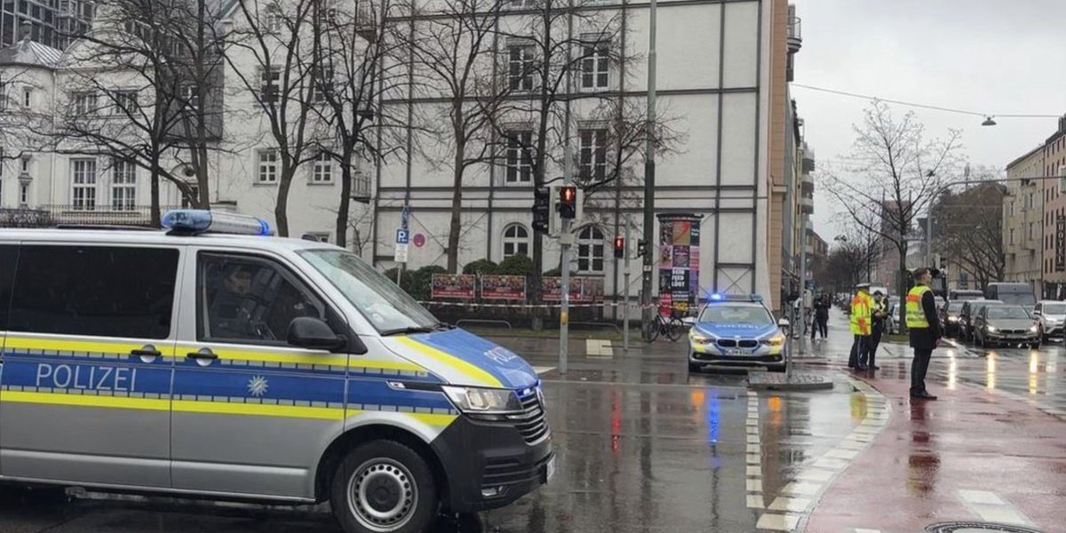 (VIDEO) Automobilom uleteo u masu i pokosio pešake! Horor u Nemačkoj: U toku velika akcija policije!