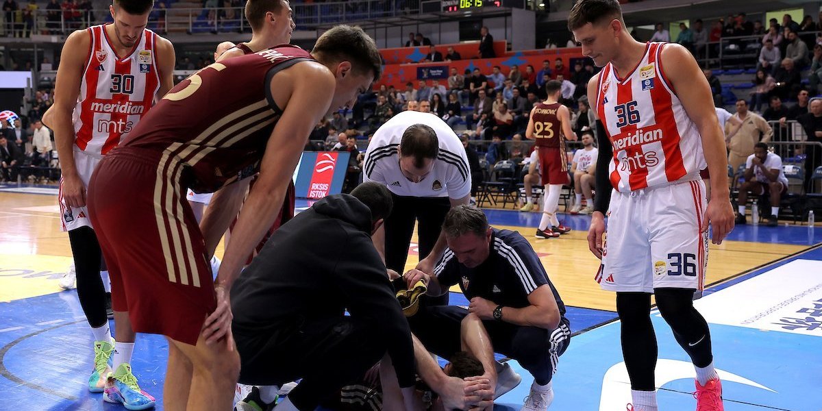 Jeziva povreda miljenika navijača Zvezde! Zbog ovoga je prekinuta utakmica! (VIDEO)