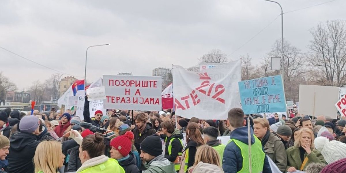 Da li nam opozicija sprema novu nesreću 9. marta? Grozna najava protesta: Martovski pogrom, NATO agresija, ubistvo Đinđića... (FOTO)