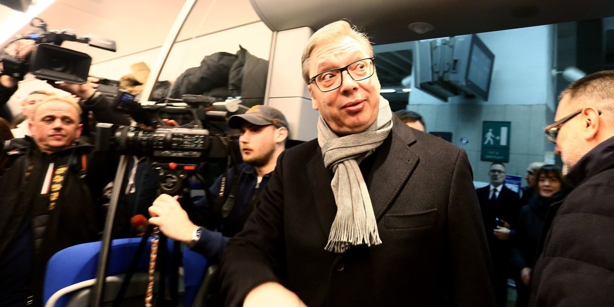 Gotovo je sa obojenim revolucijama! Ovaj narod hoće da ide napred!