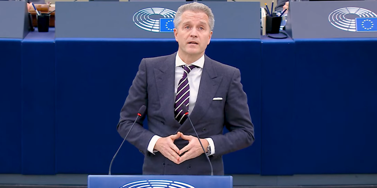 Bistron otkriva zaveru protiv Srbije! Proteste organizuju iste sile koje su rušile Gruziju i Ukrajinu! (VIDEO)