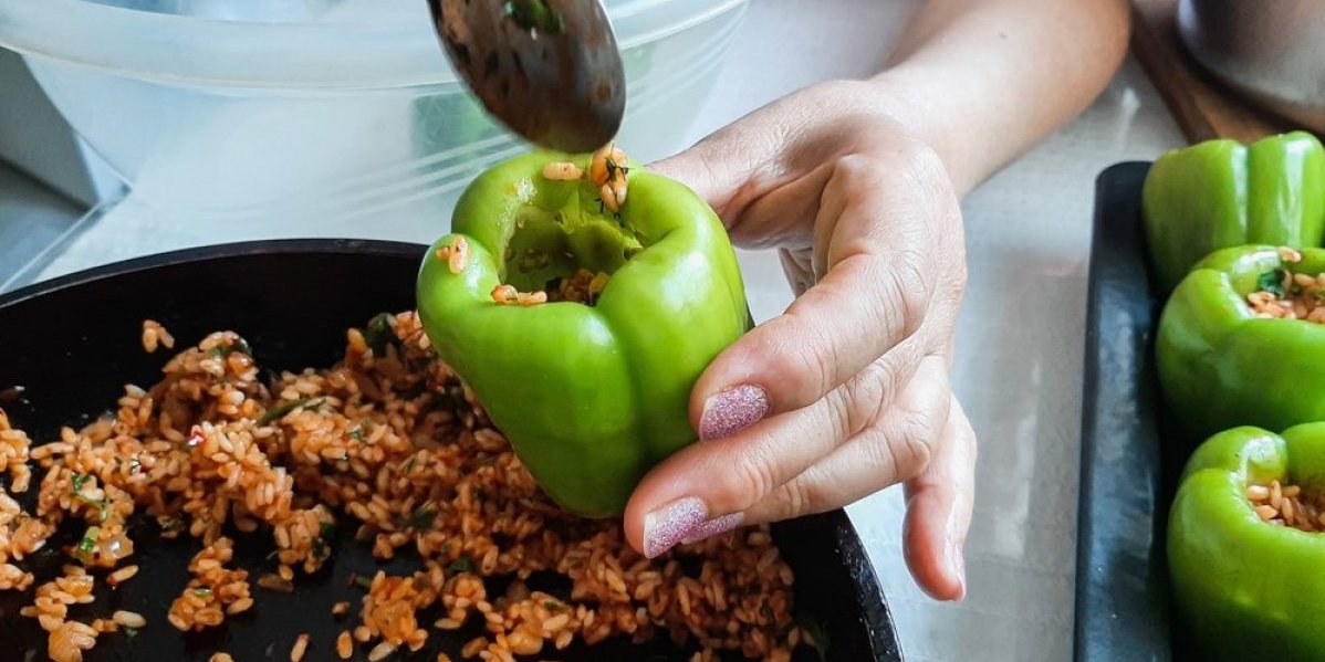 Najbolje punjene paprike! Kuvar otkriva recept zlata vredan - umesto pirinča stavite ovo i biće savršene