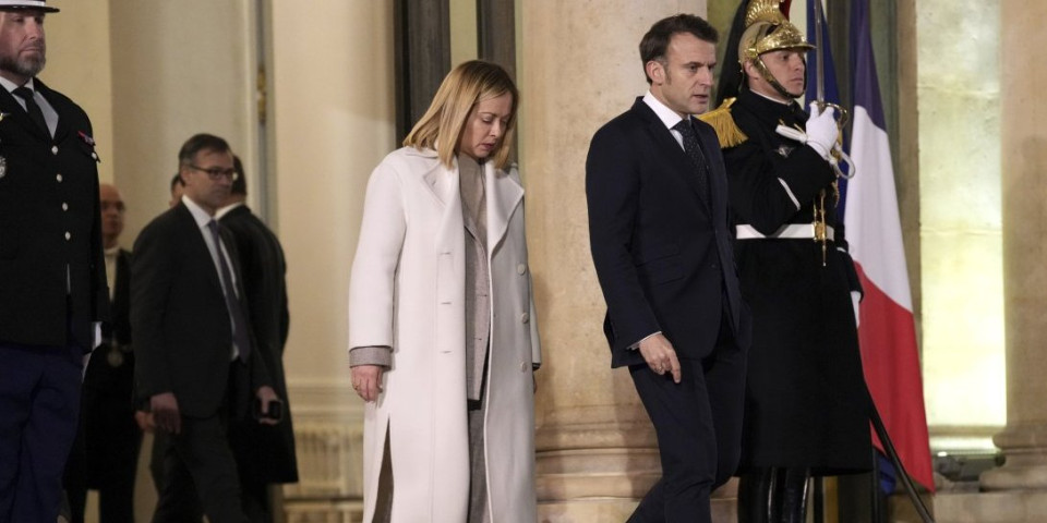 Letelo perje u Parizu! Evropski lideri se posvađali na Makronovom samitu o Ukrajini, FT izneo šok detalje!