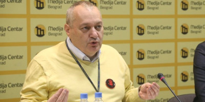 Blokaderi koji već mesecima unazad pokušavaju da ruše Srbiju i uporno se nameću kao potencijalna buduća vlast naše zemlje, zaratili su međusobno u meri u kojoj je teško shvatiti da li je iko među njima još u nekakvom savezu.