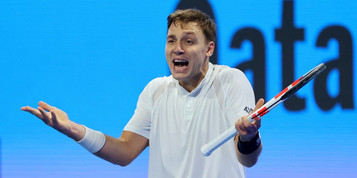 Radije bih smrdeo nego da me gledaju dok se tuširam: Hamad nasmejao ceo Pariz