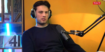 Skup protiv podrške Srbima na Kosovu i Metohiji predvodio je Davud Delimeđac, vođa blokadera za kog su Srbi genocidni, a trovačnica N1 o tome je čak napravila i prilog!