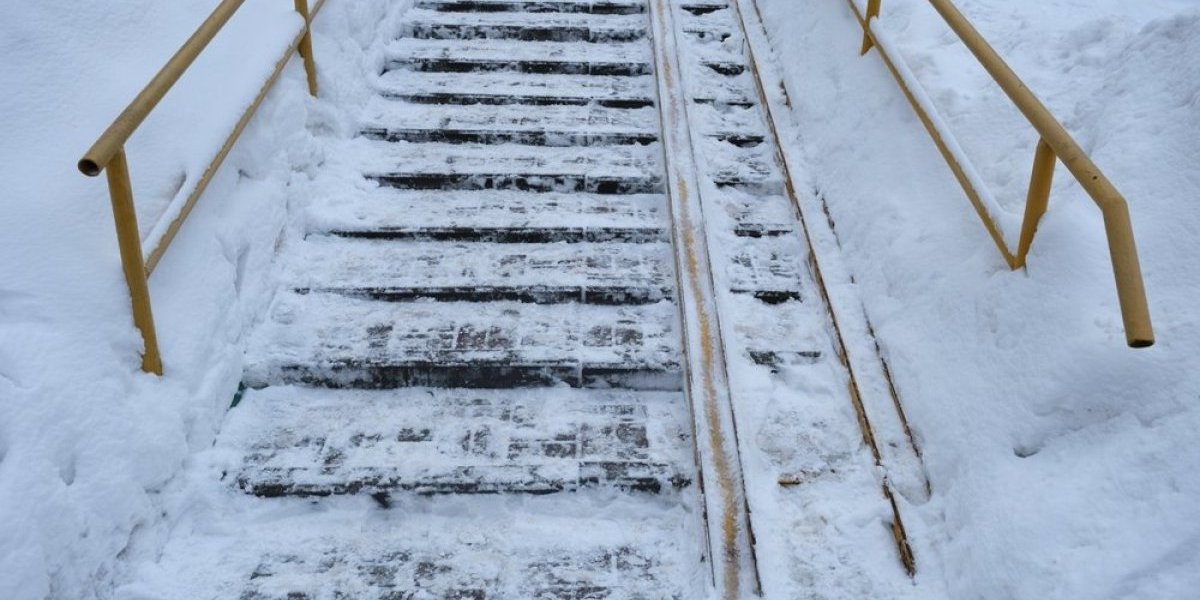 Zima u aprilu! Temperature u minusu, opet pada sneg