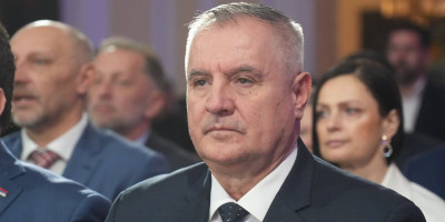 Premijer Republike Srpske Radovan Višković podneo je ostavku.