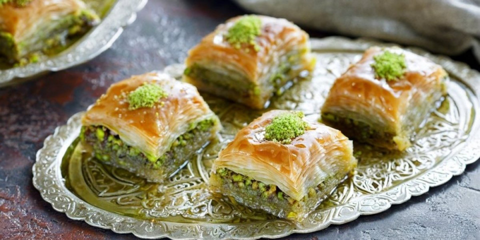 Posna baklava od samo 3 sastojka: Spremna je za 20 minuta, a oduševljava ukusom