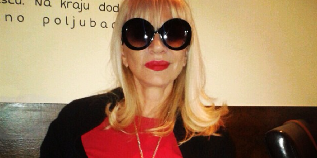 Umrla majka naše pevačice! Glumila u filmu sa Monikom Beluči (FOTO)