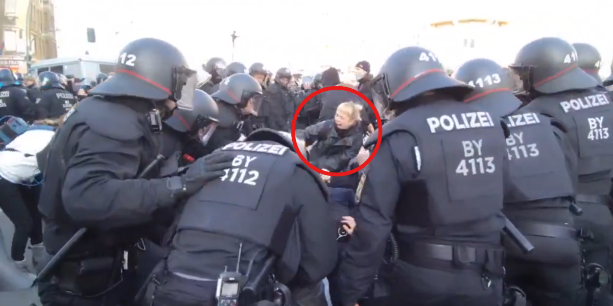 (VIDEO) Levičarska rulja divlja Nemačkom! Obrušili se na skup AFD-a, usledio žestok obračun sa policijom!