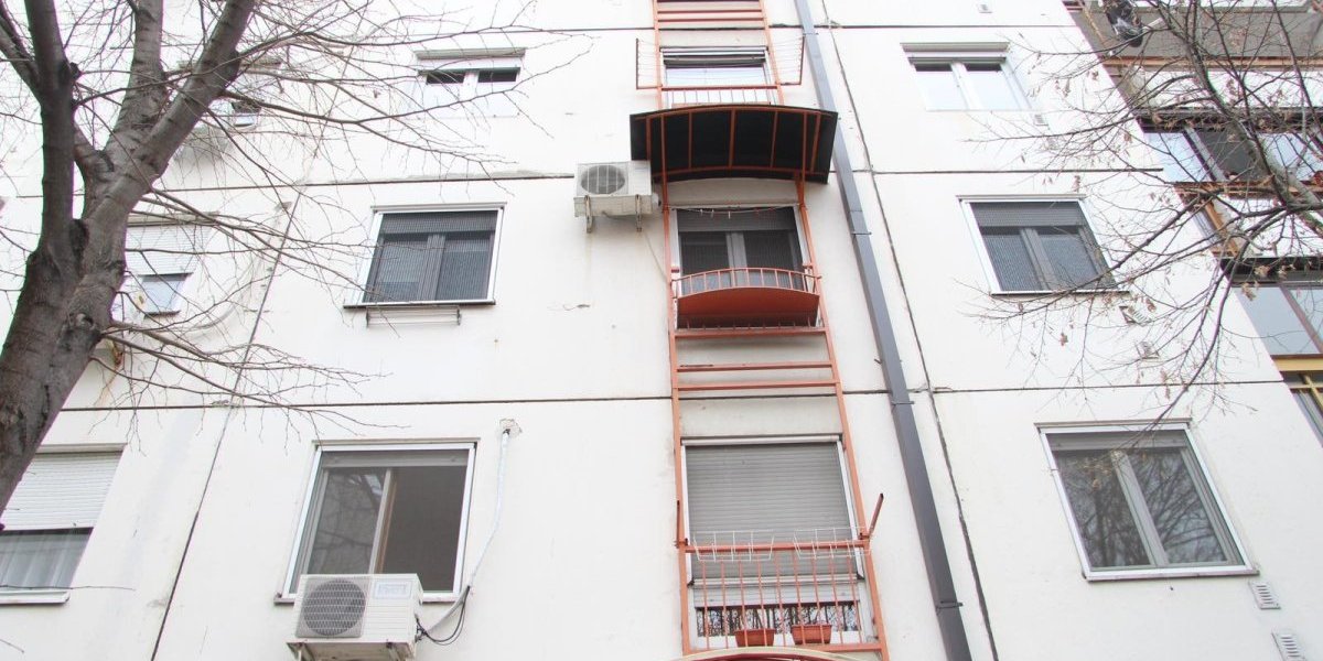 Zgrada ispred koje se muškarac ubio