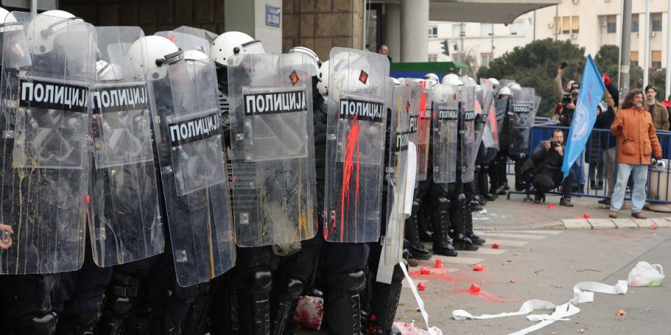 Snimak koji otkriva sve! Ovako je nemačka služba finansirala rušenje vlasti u Srbiji (VIDEO)