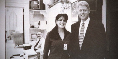 Monika Levinski nosi titulu najpoznatije ljubavnice na planeti od davne 1995. godine, a sinoć se pojavila na glamuroznom događaju na Beverli Hilsu i mnogi je nisu prepoznali.