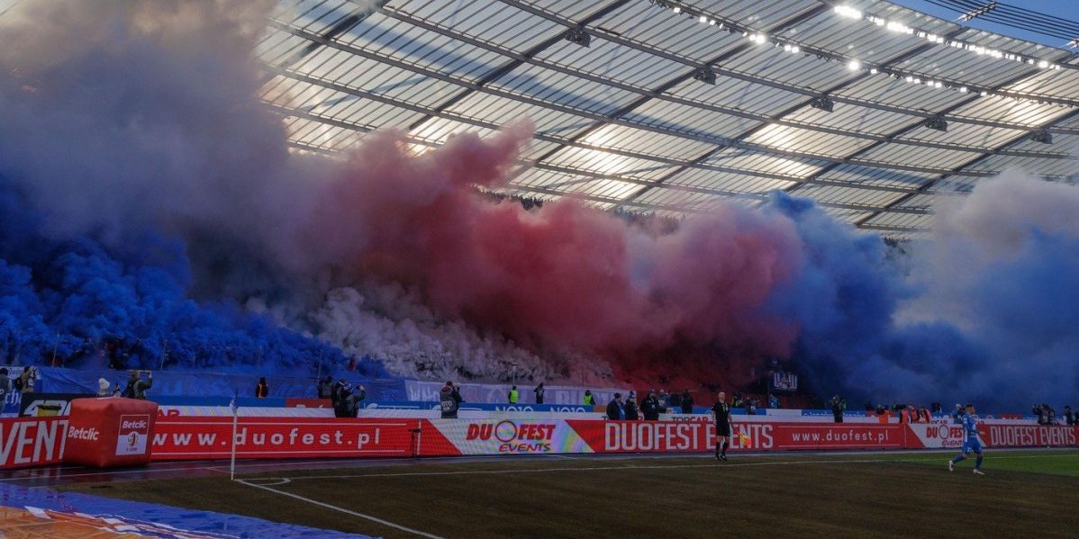 U drugoj ligi Poljske na stadionu 53.293 navijača! "Delije" i "grobari", da li vas je sramota? (VIDEO/FOTO)