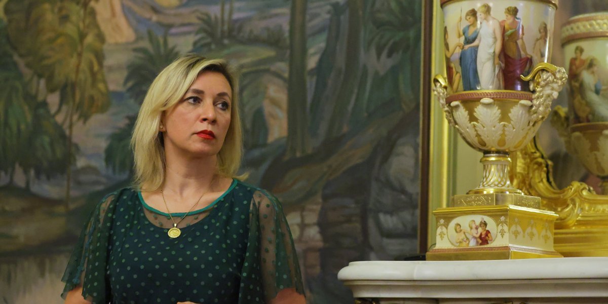 Zaharova provalila anglosaksonce! Iz očaja i beznađa ih zovu na paradu!