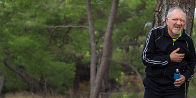 Srčani udar često dolazi iznenada, ali lekari otkrivaju da telo gotovo uvek šalje upozorenja - samo ih većina ljudi ignoriše.