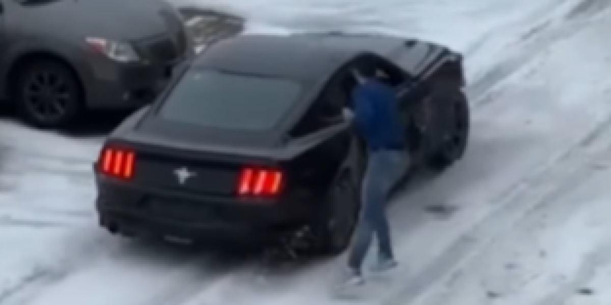 (VIDEO) Šta radi ovaj Rus?! Vratio se iz Ukrajine i napravio katastrofu: Dramatičan snimak iz Kalinjingrada obišao svet!