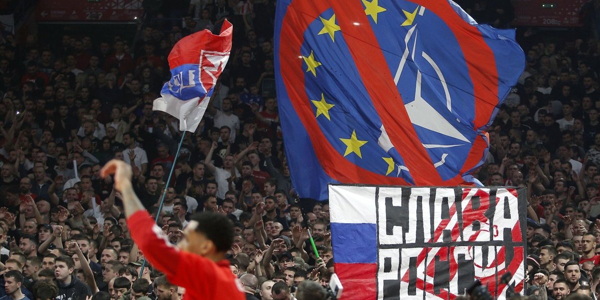 Vlažni snovi Srba, Rusi trule na marginama košarke! Litvanci poludeli zbog koreografije navijača Zvezde!