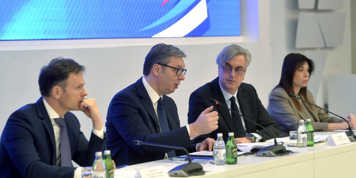 Predsednik Vučić u PKS! Srbija ima ekspanzivni rast za razliku od većine evropskih zemalja (VIDEO)