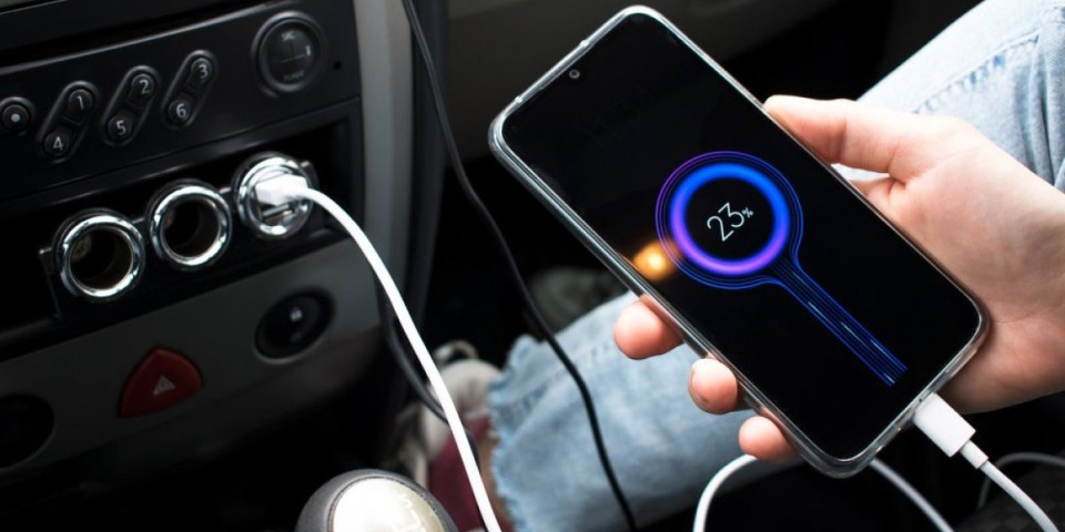 Baterija će izdržati ceo dan bez punjača: Par trikova koji će vam pomoći na putovanju