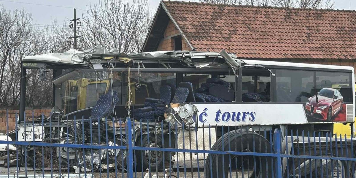 Autobus "Šević turs" nakon saobraćajne nezgode