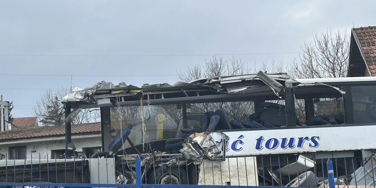 Autobus "Šević turs" nakon saobraćajne nezgode